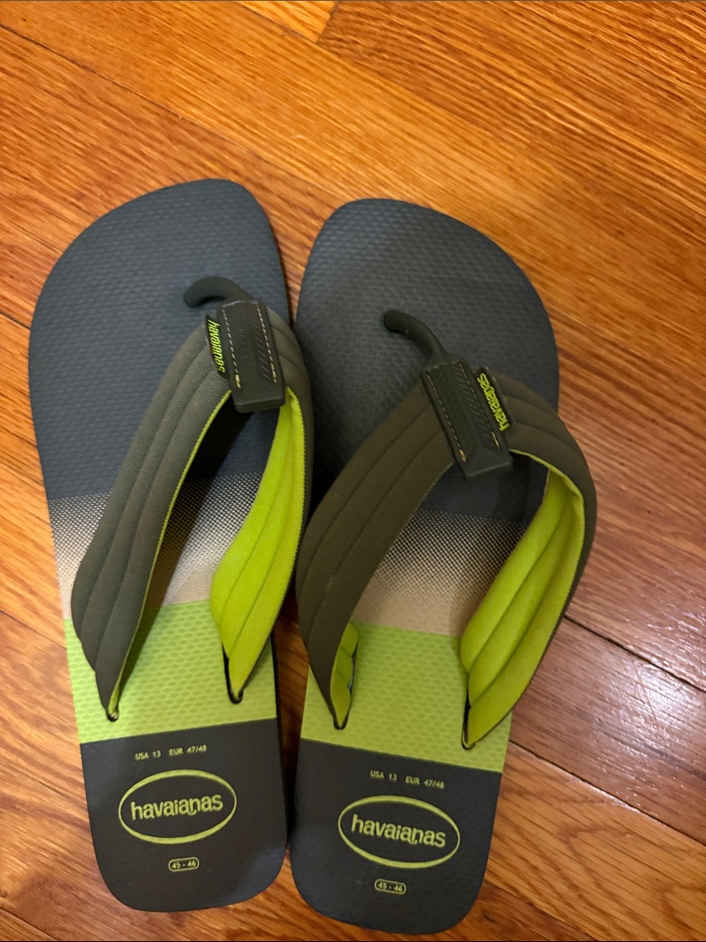 Havaianas Men's Gray and Lime Green Flip Flops